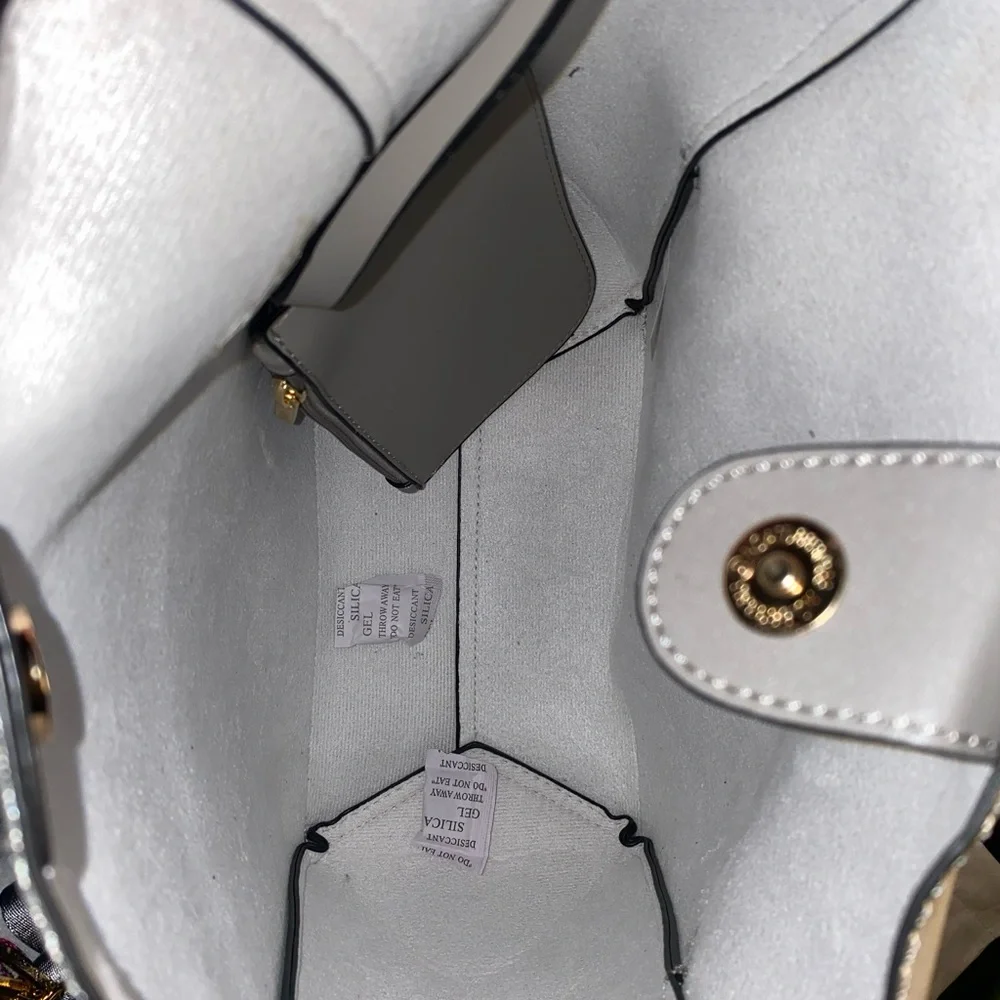 Mersi Demi Bucket Crossbody Bag Brand New Sold Out! - Picture 7 of 8